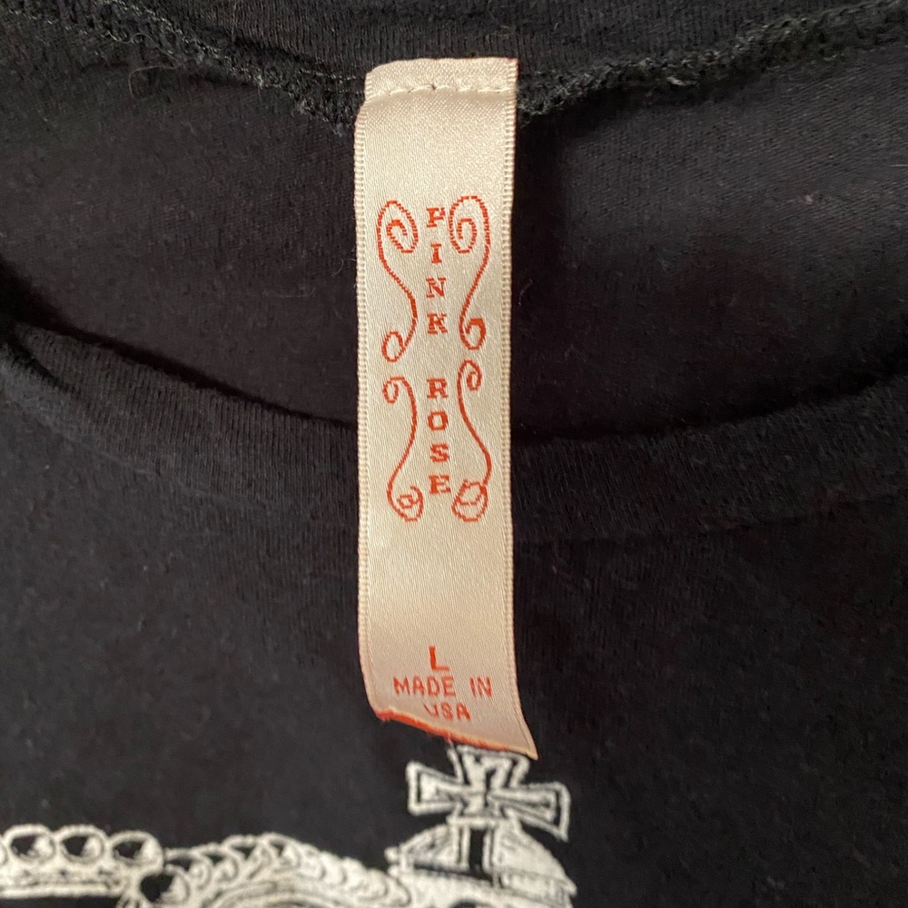Pink Rose Juniors Black T-Shirt - Picture 3 of 4